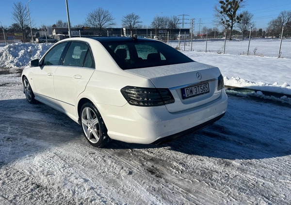 Mercedes-Benz Klasa E cena 45900 przebieg: 274000, rok produkcji 2010 z Wrocław małe 79